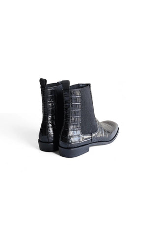 Carrucci KB503X-601E Men’s Embossed Leather Chelsea Boot