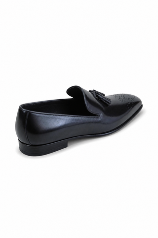 black 03 rear medial three quarter