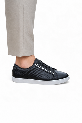 black 06 on foot