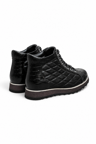 Carrucci KB626-13E Black on-foot lifestyle view
