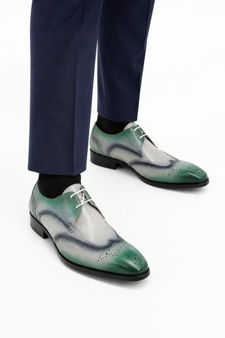 Bone/Green 06 on foot