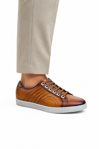 brown 06 on foot