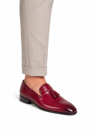 burgundy 06 on foot