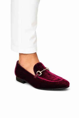 Carrucci KS308-101V Burgundy onfoot view