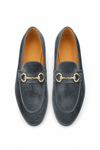 Carrucci KS308-101V Charcoal onfoot view
